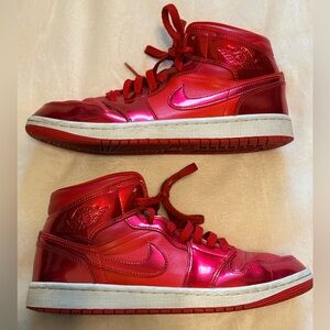 NIKE Air Jordan 1 Mid SE 'University Red Pomegranate' 9.5 Women’s